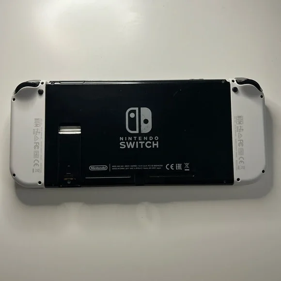 Nintendo Switch- Handheld Console - Picture 3 of 4